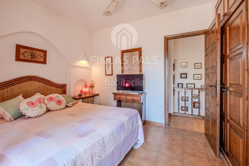 Foto d69b6107-56df-4afa-857e-419ba0174976. Casa aparellada amb xemeneia calefacció aparcament piscina a Pals