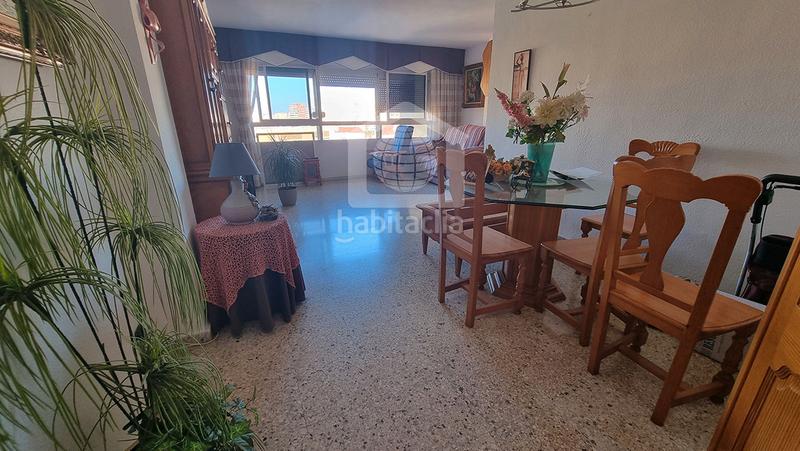Foto 11dac3ff-6748-45e0-9fc9-b6c13efbc974. Piso  en venta en calle simeón giménez reyna en Málaga