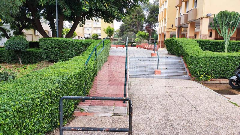 Foto 320366fc-1ce3-4974-86d7-0e1ea179d4a2. Piso  en venta en calle simeón giménez reyna en Málaga