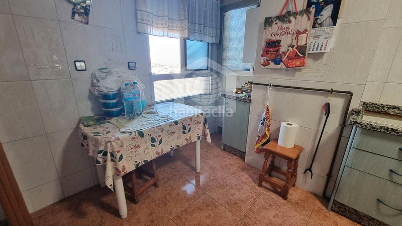Foto 3fce35a2-687f-436a-859f-f2f4037a3203. Piso  en venta en calle simeón giménez reyna en Málaga