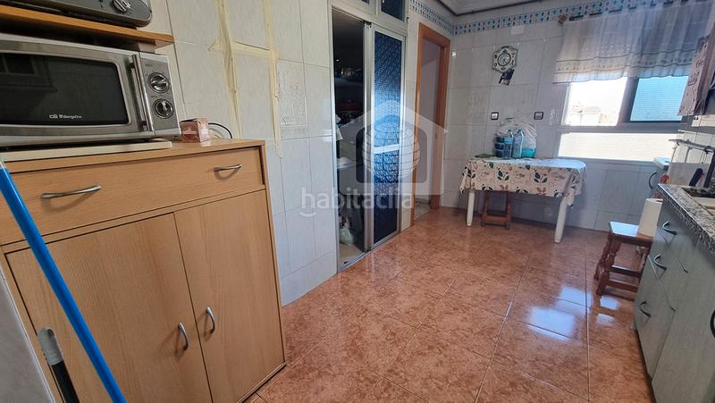 Foto 6b596ba6-6efd-4ec0-8958-47a4b24c5e41. Piso  en venta en calle simeón giménez reyna en Málaga