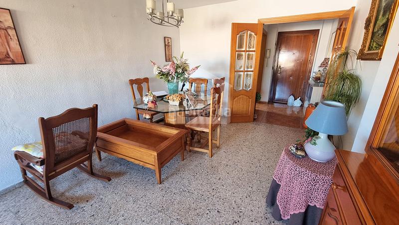 Foto b22d5baa-149b-47d6-a569-b6b0369f9505. Piso  en venta en calle simeón giménez reyna en Málaga