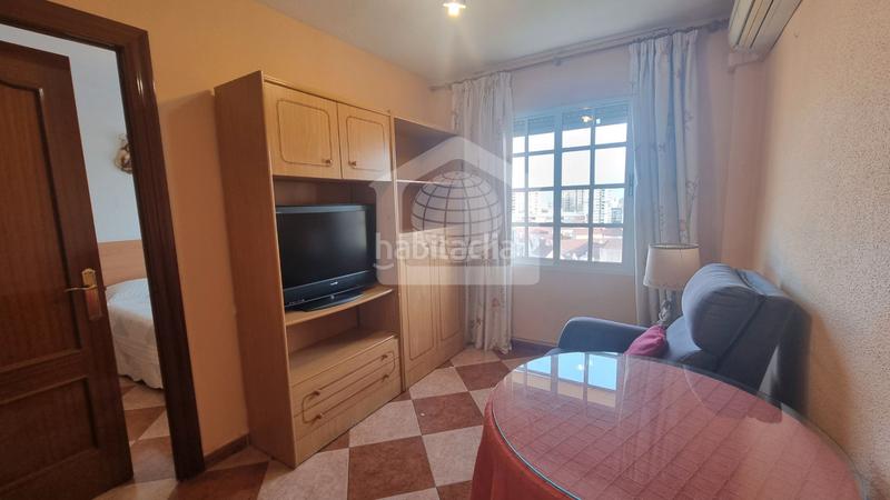 Foto 41a707df-f96f-49d8-a3f3-4e7c5c1466e5. Piso  en venta en calle simeón giménez reyna en Málaga