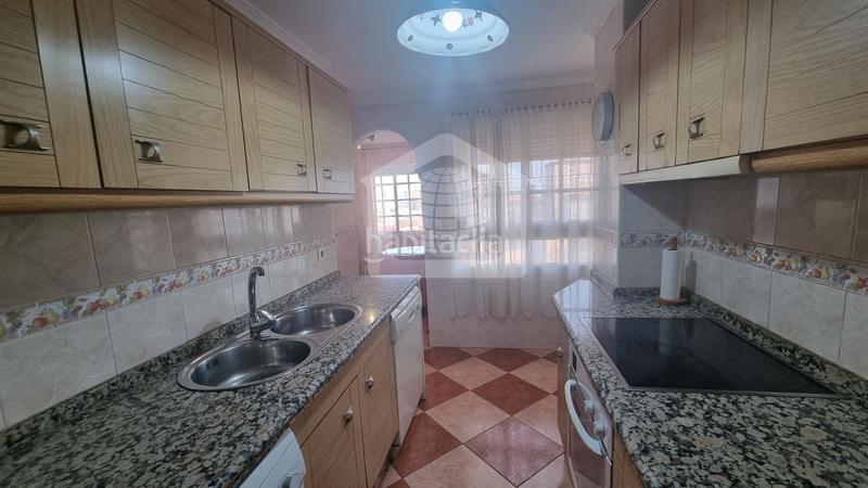 Foto 73c83ace-0791-47e3-a40a-d55bedc33666. Piso  en venta en calle simeón giménez reyna en Málaga