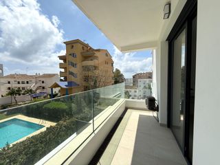 Pis  Avenida de la roca. Piso en venta en benalmádena