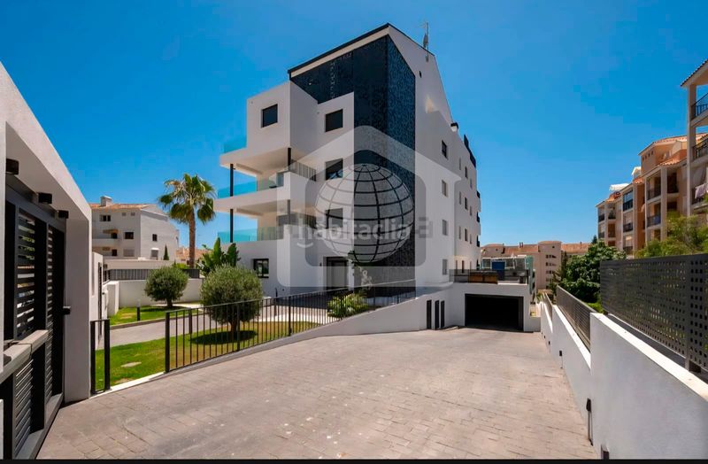 Foto d0f264a6-e45c-4077-92c7-0796e9b81c2a. Pis amb calefacció aparcament piscina a Parque de la Paloma Benalmádena