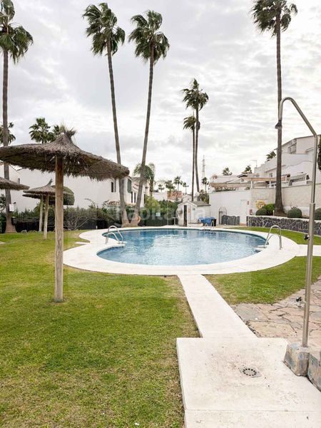 Foto 24dea279-7c64-4a5b-b5e2-2c1086aedd6e. Casa amb piscina a Bel - Air Estepona