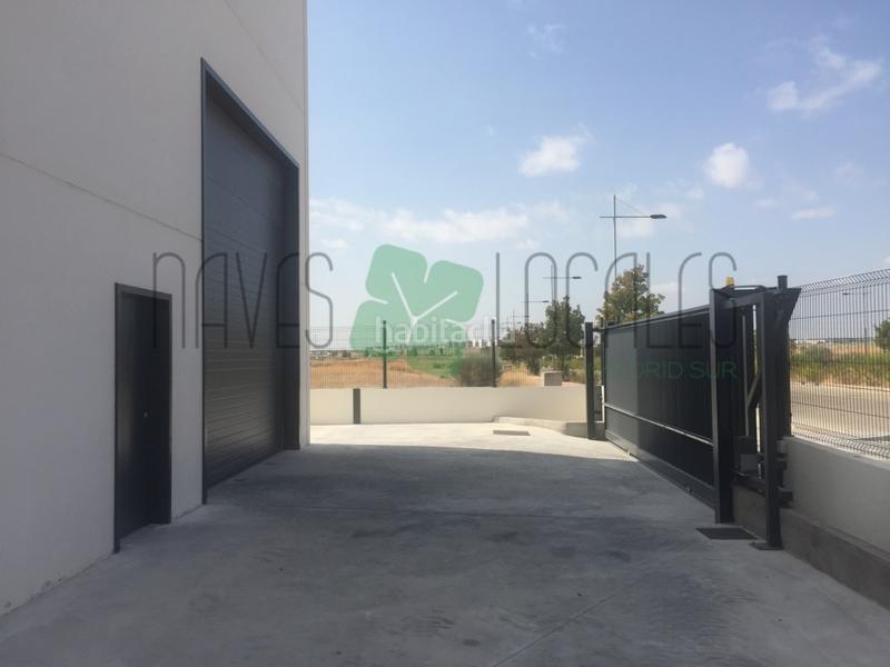 Foto 716d8a36-6a67-4ed4-ac30-45ac130b4f2f. Rent industrial building in Centro-Ayuntamiento Pinto