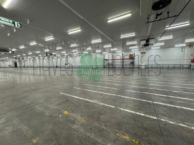 Foto ed7649ce-2e75-48fe-b51b-9e75d8efd40c. Affitto capannone industriale in Estación Valdemoro