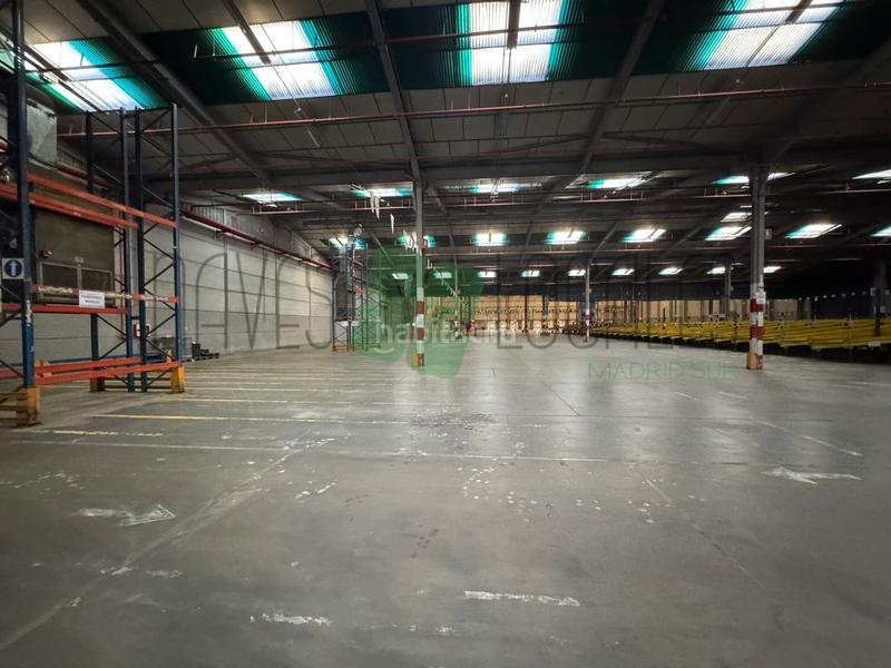 Foto 6c2480cc-38aa-4ab6-b178-f5b292306938. Lloguer nau industrial a Estación Valdemoro