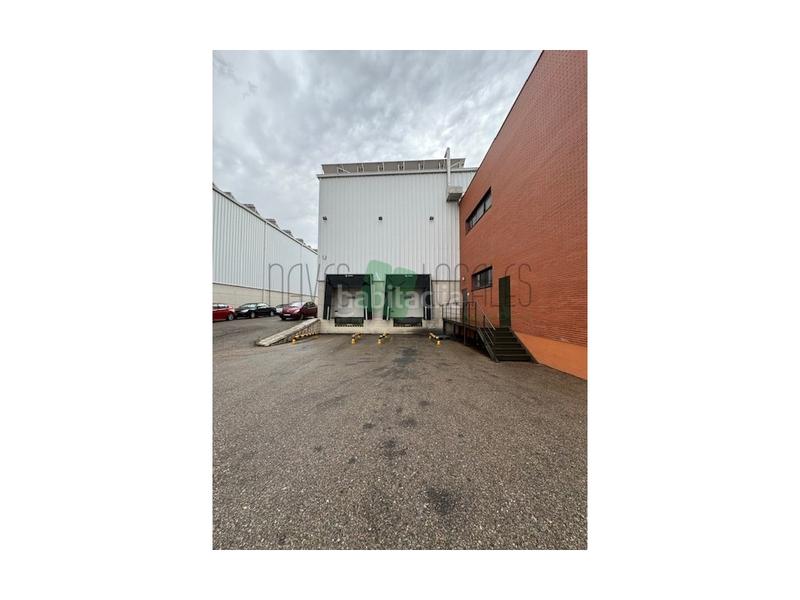 Foto 796b26f7-934d-4be4-bdfa-4c3f19475968. Alquiler nave industrial alquiler de nave industrial en el polígono industrial la cantueña en Fuenlabrada