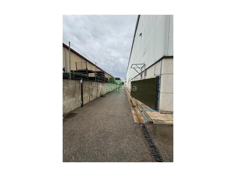 Foto 8555e287-ba68-467d-960d-1edaf2136308. Rent industrial building in Sudeste Industrial Fuenlabrada