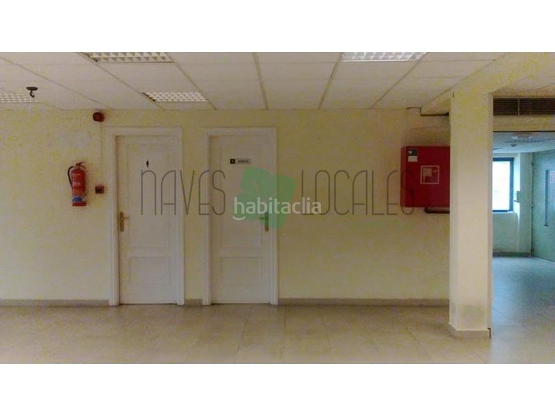 Foto afbcad11-50da-41c8-be5a-e7e171e0549f. Fabrikhalle in El Soto Móstoles