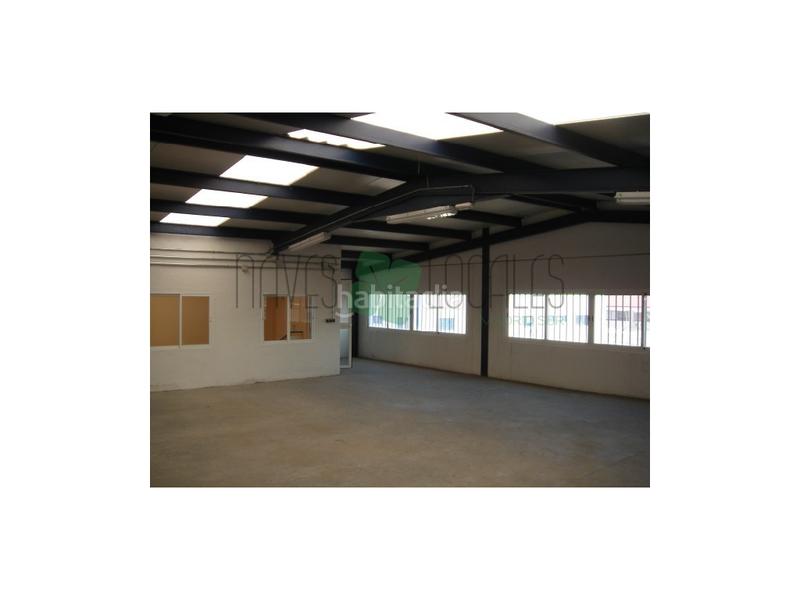 Foto eba5fb84-b0dc-4231-85ba-a737cd2888a4. Nave industrial venta de nave industrial , en el polígono industrial prado overa en Leganés