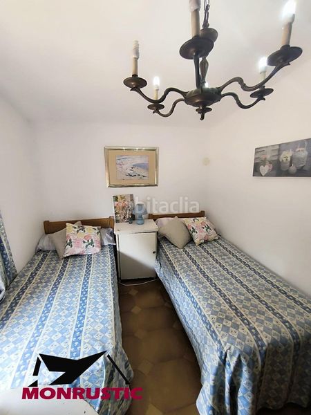 Foto 6a0dc1e1-96b9-48a1-bfac-6712a4d36bed. Masia amb piscina a Valls