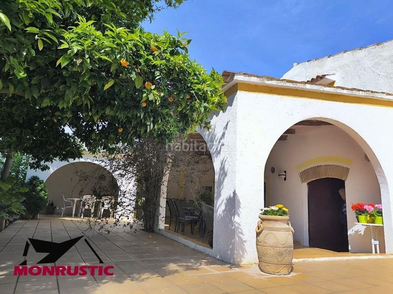 Foto a6a37e3a-b4b7-41c8-b035-15d13a2568e9. Masia amb piscina a Valls
