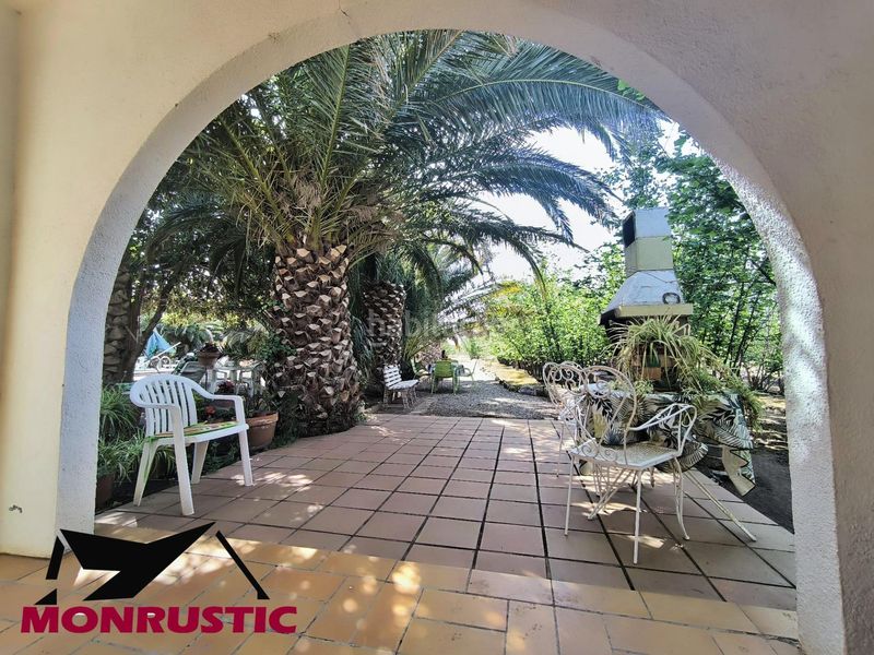 Foto a806a27f-89b1-4836-aa3e-bedfe567551c. Masia amb piscina a Valls