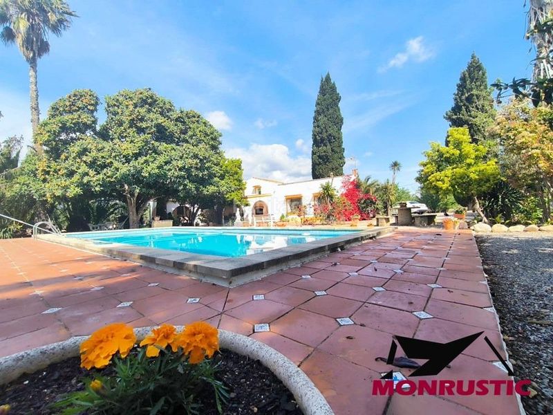 Foto b9157737-5903-4f49-b4aa-15df8a1384b7. Masia amb piscina a Valls