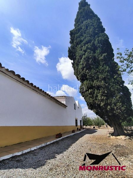 Foto be27f165-6c1e-40ba-a2ef-21a9aea970cd. Masia amb piscina a Valls