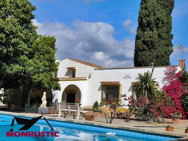 Foto ca1602e0-09ab-46a3-bbeb-4fd3f6698eb1. Masia amb piscina a Valls