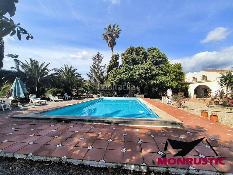 Foto f287e589-3530-4f07-80d6-9499a29ea8e4. Masia amb piscina a Valls