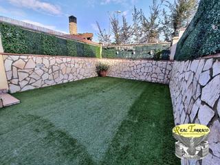 Semi detached house in Valls. Estupenda casa adosada en venta en tranquila zona de valls