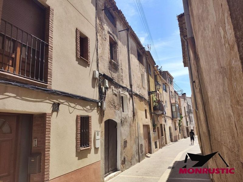 Foto 7aea3049-9995-4078-8f26-940ac452605d. Casa amb aparcament a Montblanc