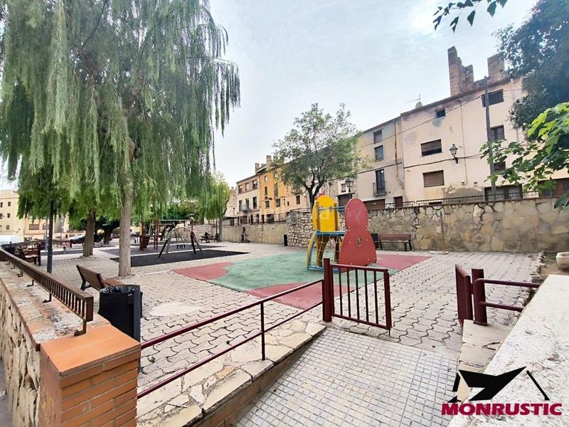 Foto a4a6c026-5269-4d26-8e9d-740969cda122. Casa amb aparcament a Montblanc