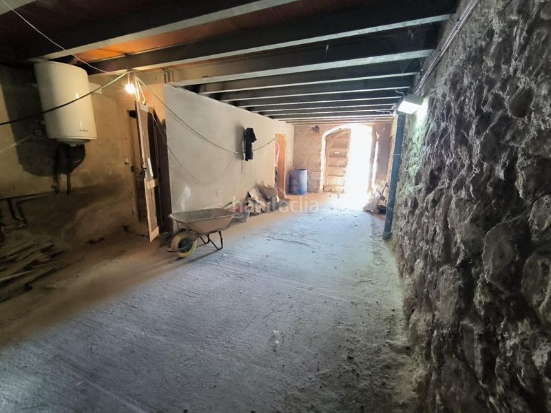 Foto a69285ff-8e16-4bc2-bc98-8be20f384c17. Casa adossada a Castelldans
