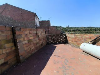 Maison jumelée à Albagés (L´). Casa en venta con amplios espacios, terraza y acogedora buhardil