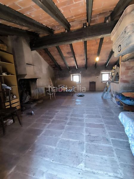 Foto a3114ad1-1e9e-4a59-a600-0e363f6d4efe. Casa adossada a Albagés (L´)