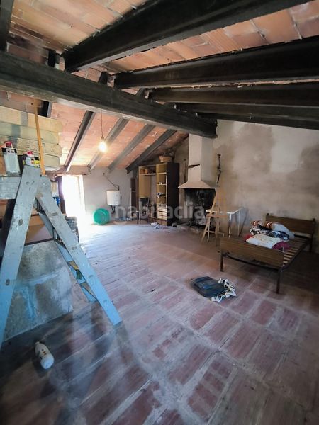 Foto e2019ec0-d10e-4f5a-9e98-b8c7e74f78f0. Casa adossada a Albagés (L´)