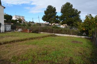 Terreno residencial en Alcover. Casa independiente en urbanización de alcover