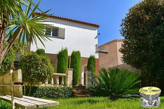 Chalet in Centre. Chalet independiente en masnou  zona privilegiada