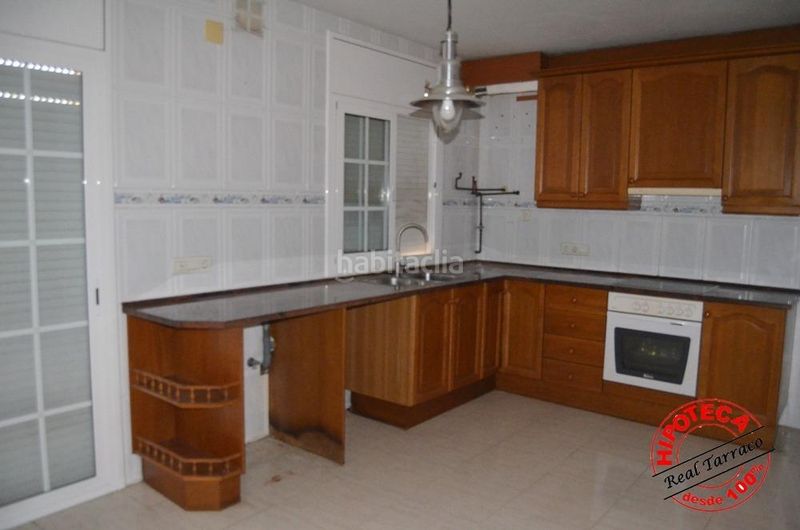 Foto 0a967ab2-bf38-4adb-9963-88e8ac1bde6b. Casa adossada amb aparcament piscina a Calafell poble Calafell