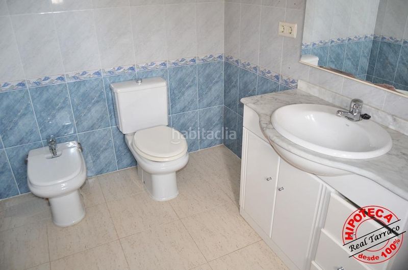 Foto 70840e89-8b89-43a4-9289-48f67cfdcf0d. Casa adossada amb aparcament piscina a Calafell poble Calafell