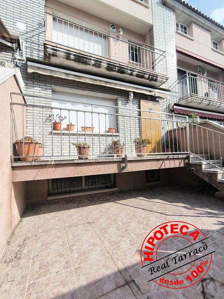 Foto 85848a64-e629-4ac2-9734-4d61d8c70049. Casa adossada amb aparcament piscina a Calafell poble Calafell