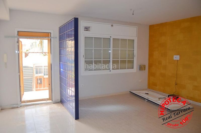 Foto dac37500-a65f-4809-aadd-4adfd8572c0d. Casa adossada amb aparcament piscina a Calafell poble Calafell