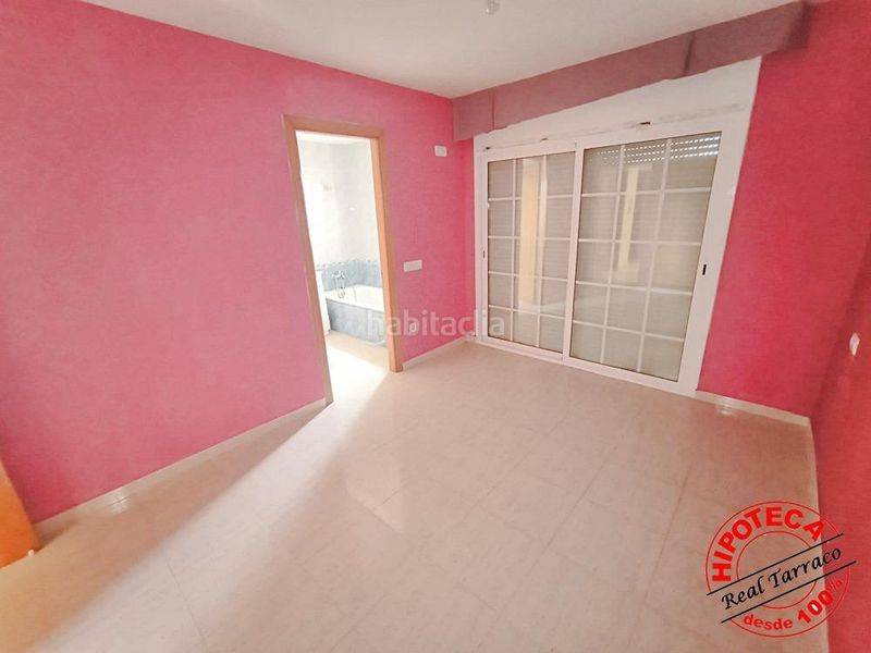 Foto f16ad5ae-8f37-46c1-a559-606cdf0ddfc4. Casa adossada amb aparcament piscina a Calafell poble Calafell