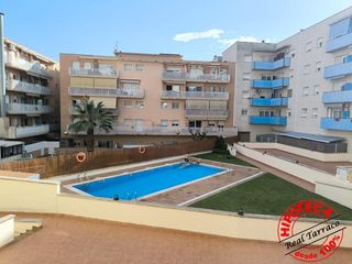 Pis a El Tancat-Mas d´en Gual. Amplio piso con terraza, ascensor y plaza de parking en excelent