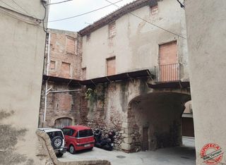 House in Carrer de la font 21. Edificio histórico para rehabilitar en pleno centro de alforja