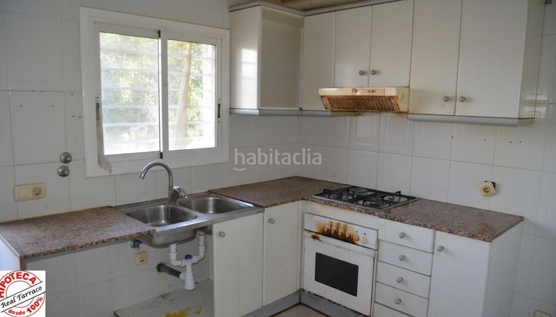 Foto a9c7ce3b-7667-4eed-839b-f350130862bc. Casa adossada amb aparcament a Creixell