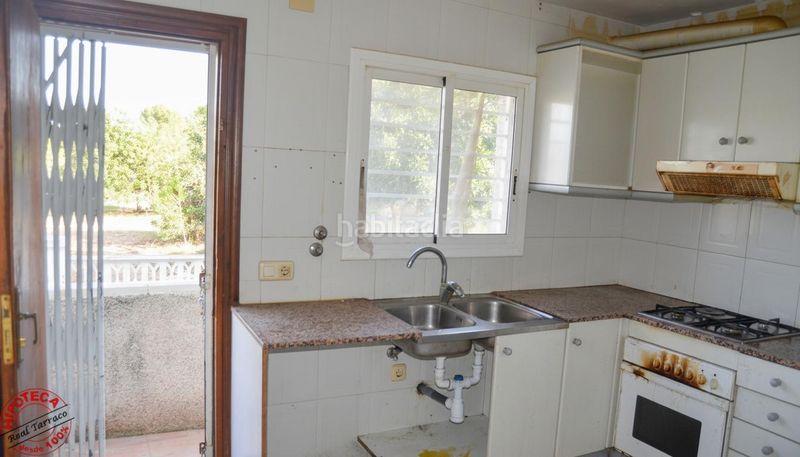 Foto cf52250f-422e-4b6e-b1f4-34692f28f573. Casa adossada amb aparcament a Creixell