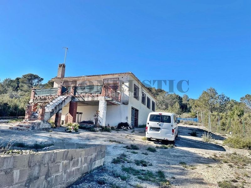 Foto 42cfe5a7-7031-49cd-8343-9a611938c53d. Masia amb piscina a Querol