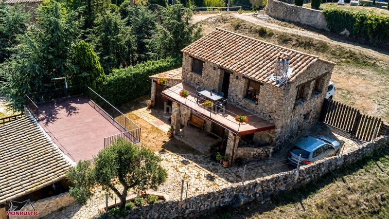 Foto d2a370c0-b88e-4a21-9106-49ce2b42bedf. Casa amb aparcament a Montblanc
