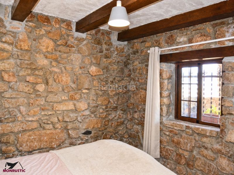Foto fc00f79b-6a7f-4a6e-950c-babf79fdddf6. Casa amb aparcament a Montblanc
