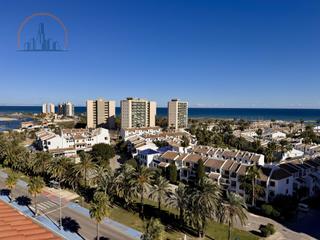 Àtic  Urbanizacion poligono j  veneziola. Viva el lujo mediterráneo en este exclusivo ático en canales de