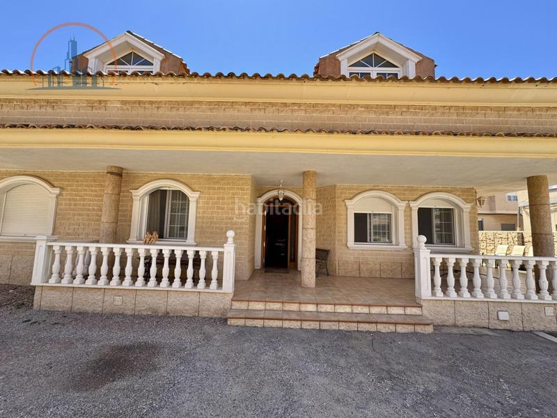 Foto b989251f-e1f8-45d1-992a-37fbbc2a4664. Chalet con riscaldamento parcheggio in Los Nietos Cartagena