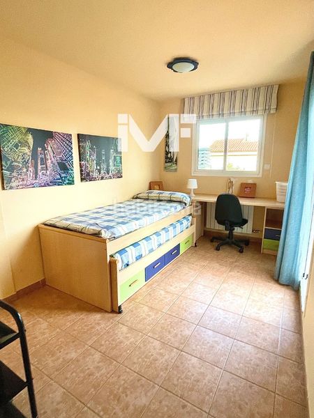 Foto b3d7b47d-caf6-481d-8044-6ef44268e61b. Xalet amb piscina a Centre Miami Platja