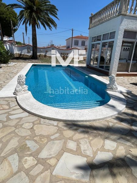 Foto e002bd31-6259-4c5a-83c4-b7df67ed009c. Xalet amb calefacció aparcament piscina a Centre Miami Platja
